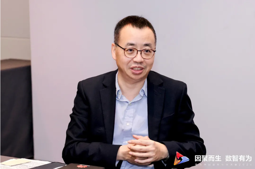 ソフトウェア?ハードウェア一體化 AI を活用し 軟通動(dòng)力 +ファーウェイがデジタル インテリジェンスの軟通動(dòng)力を開始